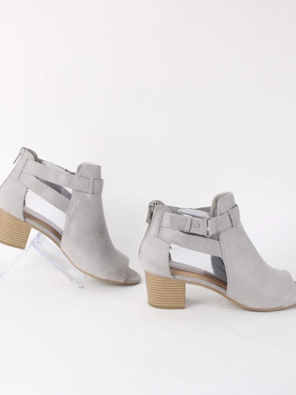 City Classified Heeled Booties Sz 10 Gray Buckled Peep Toe Man Made 2" Bootie - Picture 5 of 8